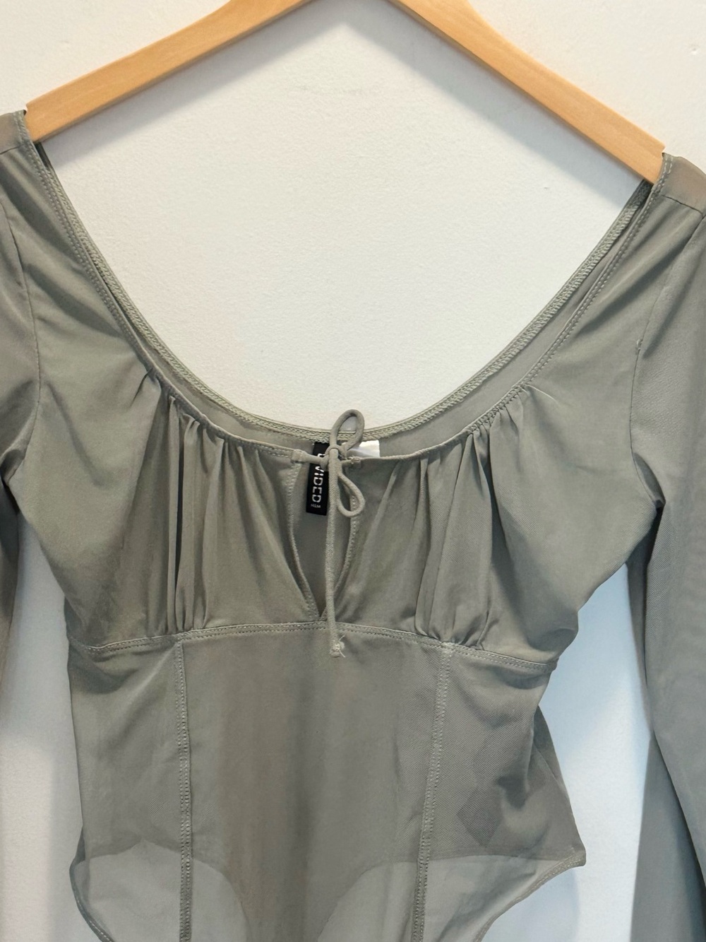 H&M Sage Green Mesh Sweetheart Neckline Tie Front Bodysuit Size M - Picture 5 of 7